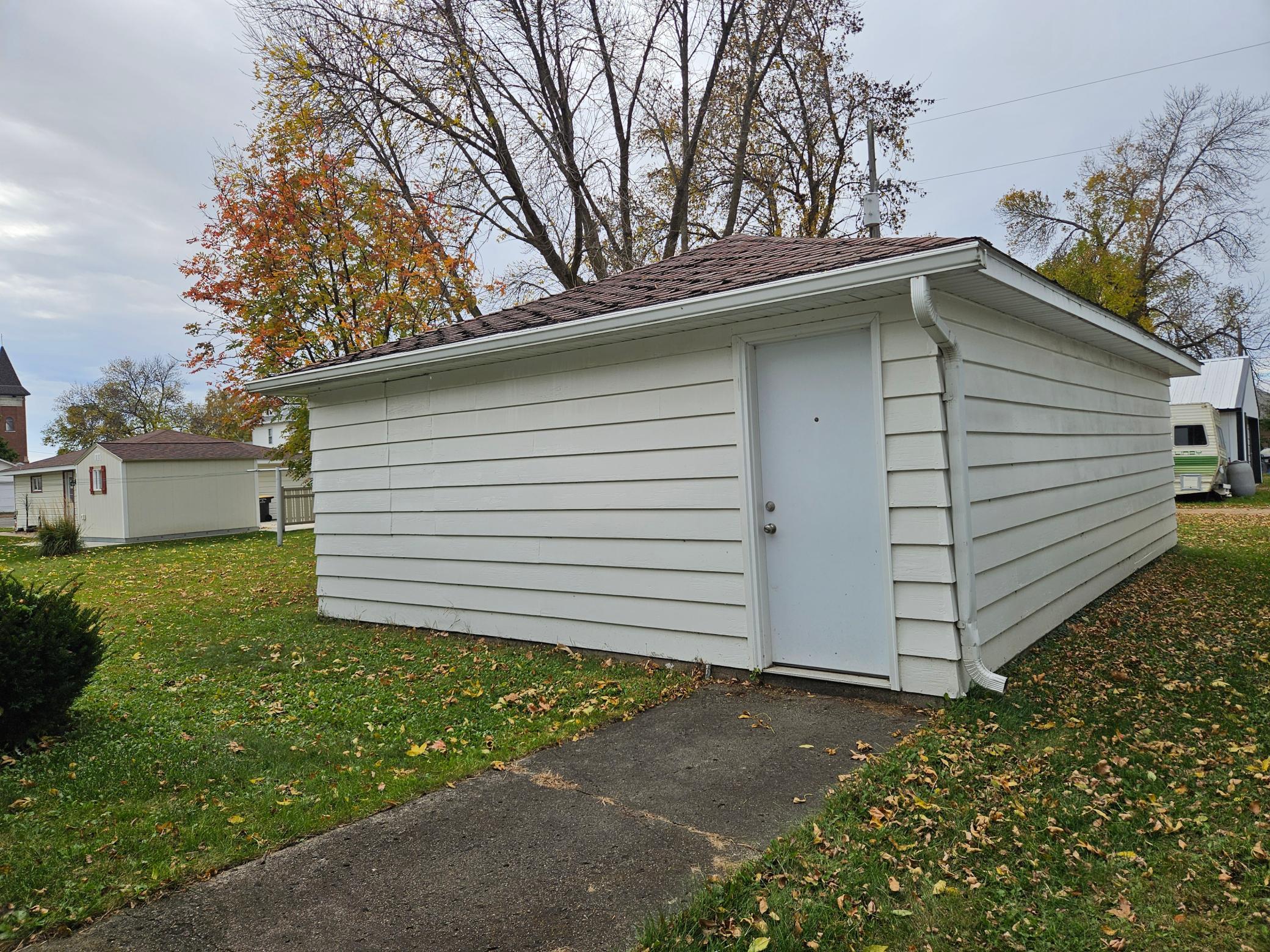 105 Robert Street Elrosa, MN 56325 - Photo 4 of 35