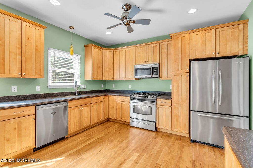 18 Stuyvesant Road Brick, NJ 08723 - Photo 8 of 29 New 18 Stuyvesant Kit Side