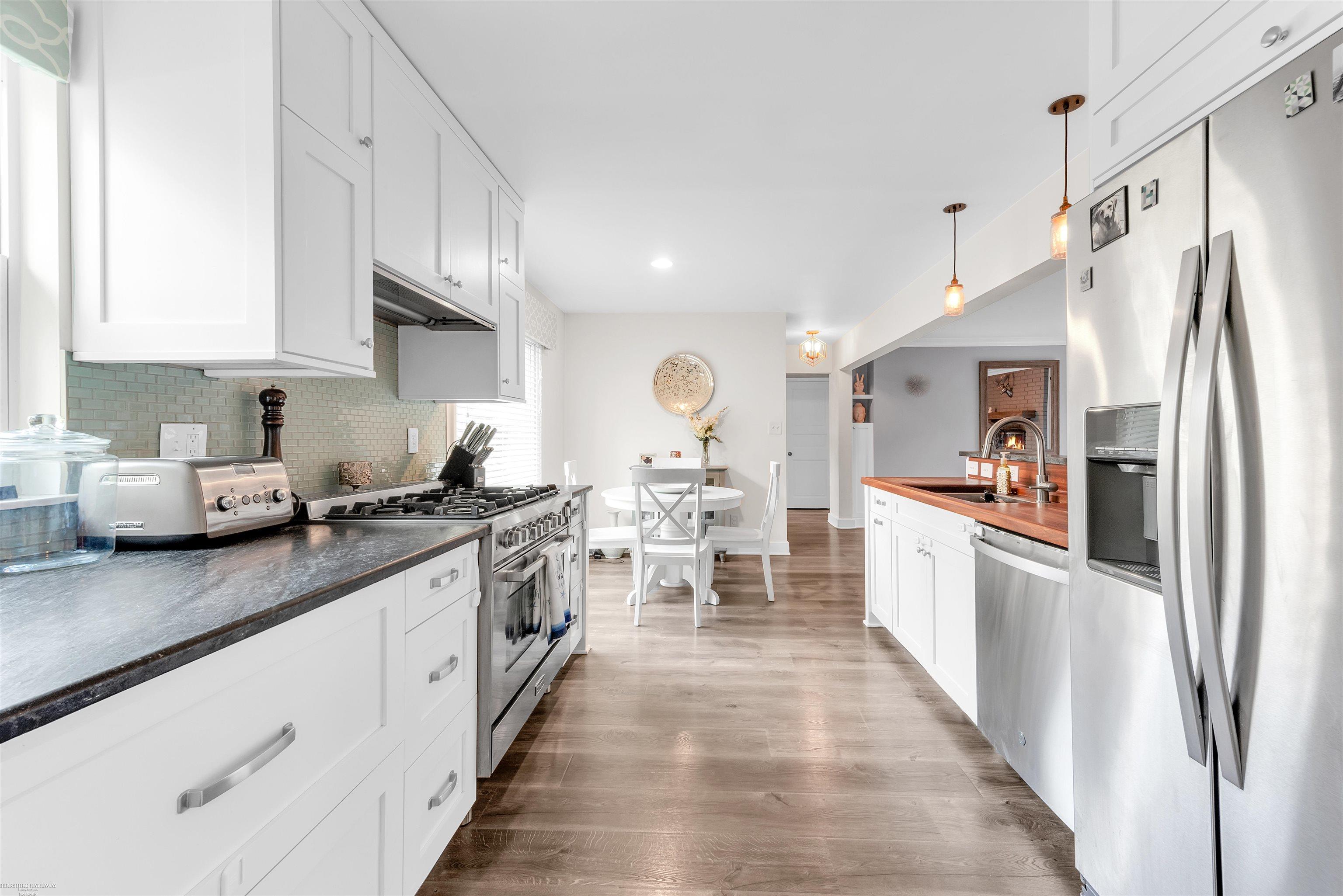 31 North Duval Road Grosse Pointe, MI 48236 - Photo 14 of 55 50118441-13.JPG