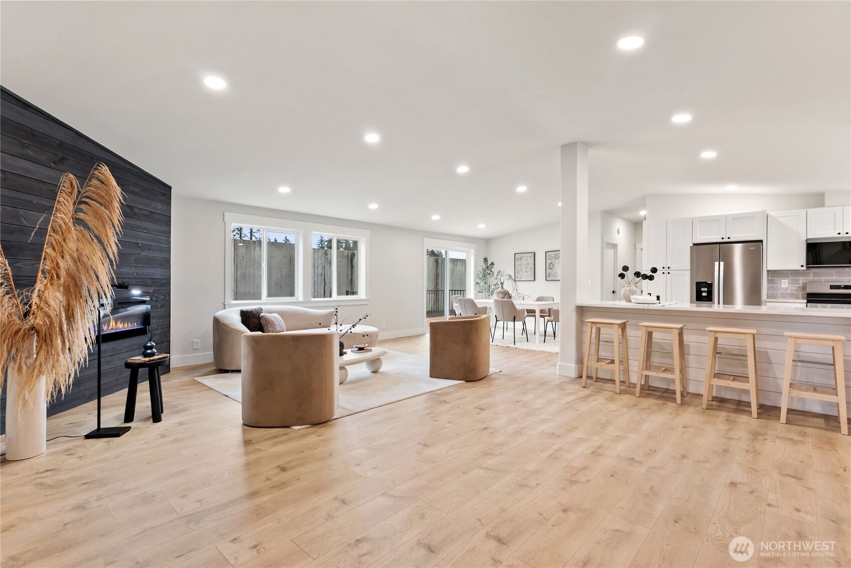 17451 Southeast 262nd Street Covington, WA 98042 - Photo 12 of 38