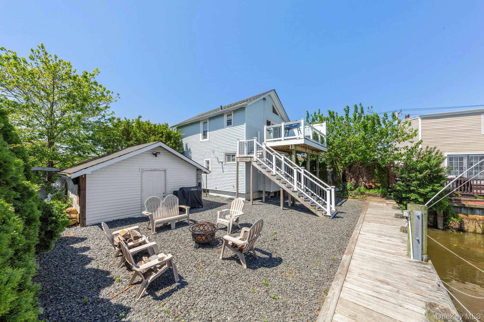 102 Clubhouse Road Bellmore, NY 11710 - Photo 21 of 23