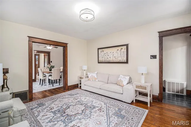 $319,900 | 5608 Devonshire Avenue, St. Louis, MO 63109