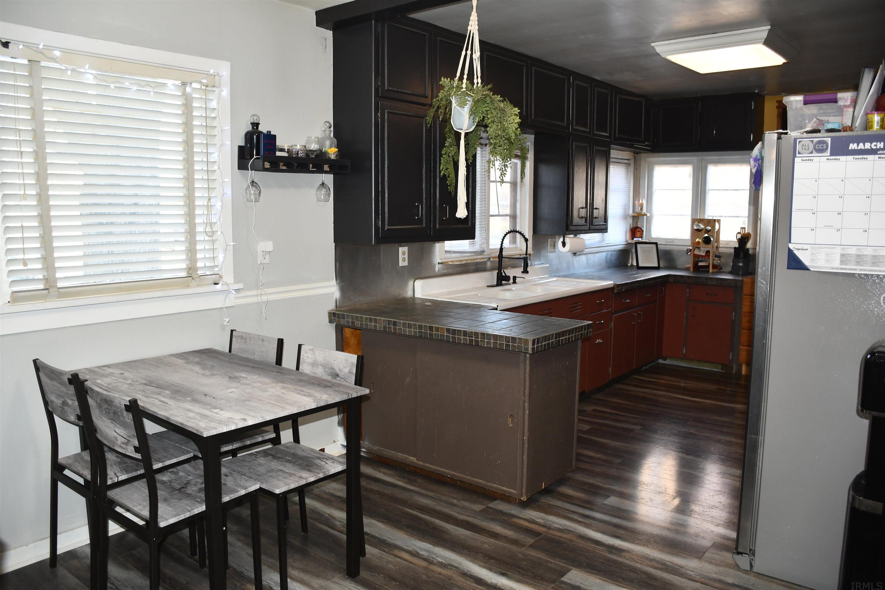 1407 Cherokee Road Fort Wayne, IN 46808 - Photo 8 of 22