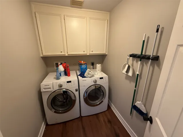 $2,999 | 2906 Castlerock Court, Pearland, TX 77584