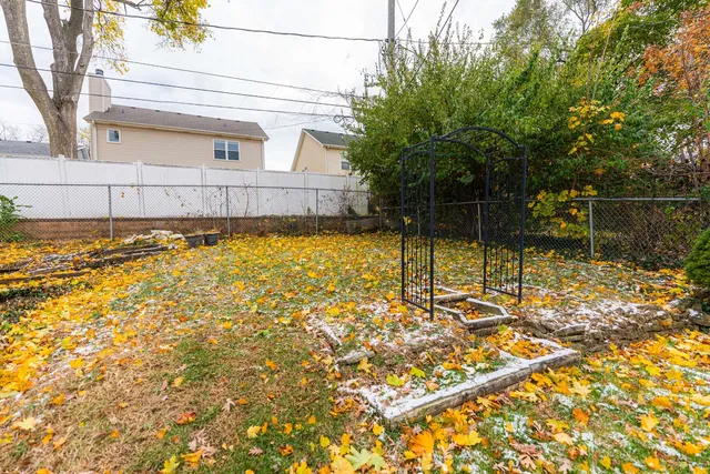 $272,500 | 1826 South 3rd Place, St. Charles, IL 60174