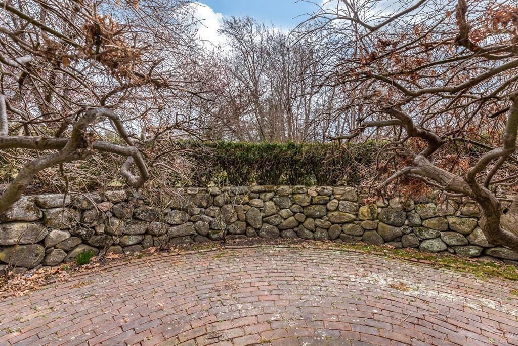 28 Solomon Pierce Road Lexington, MA 02420 - Photo 5 of 26 Gallery Image 5
