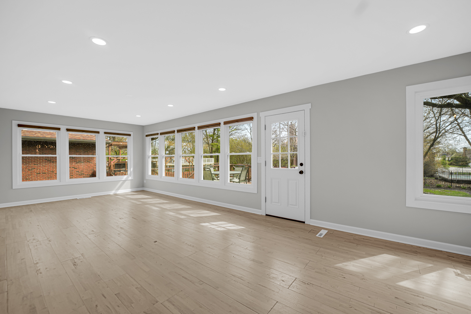 85 Larch Road Frankfort, IL 60423 - Photo 8 of 38