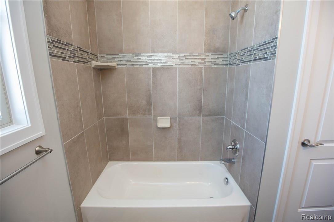 8675 Pippen Drive Romeo, MI 48065 - Photo 26 of 40 8675_Pippen_Drive_Debaldo (21 of 45).jpg