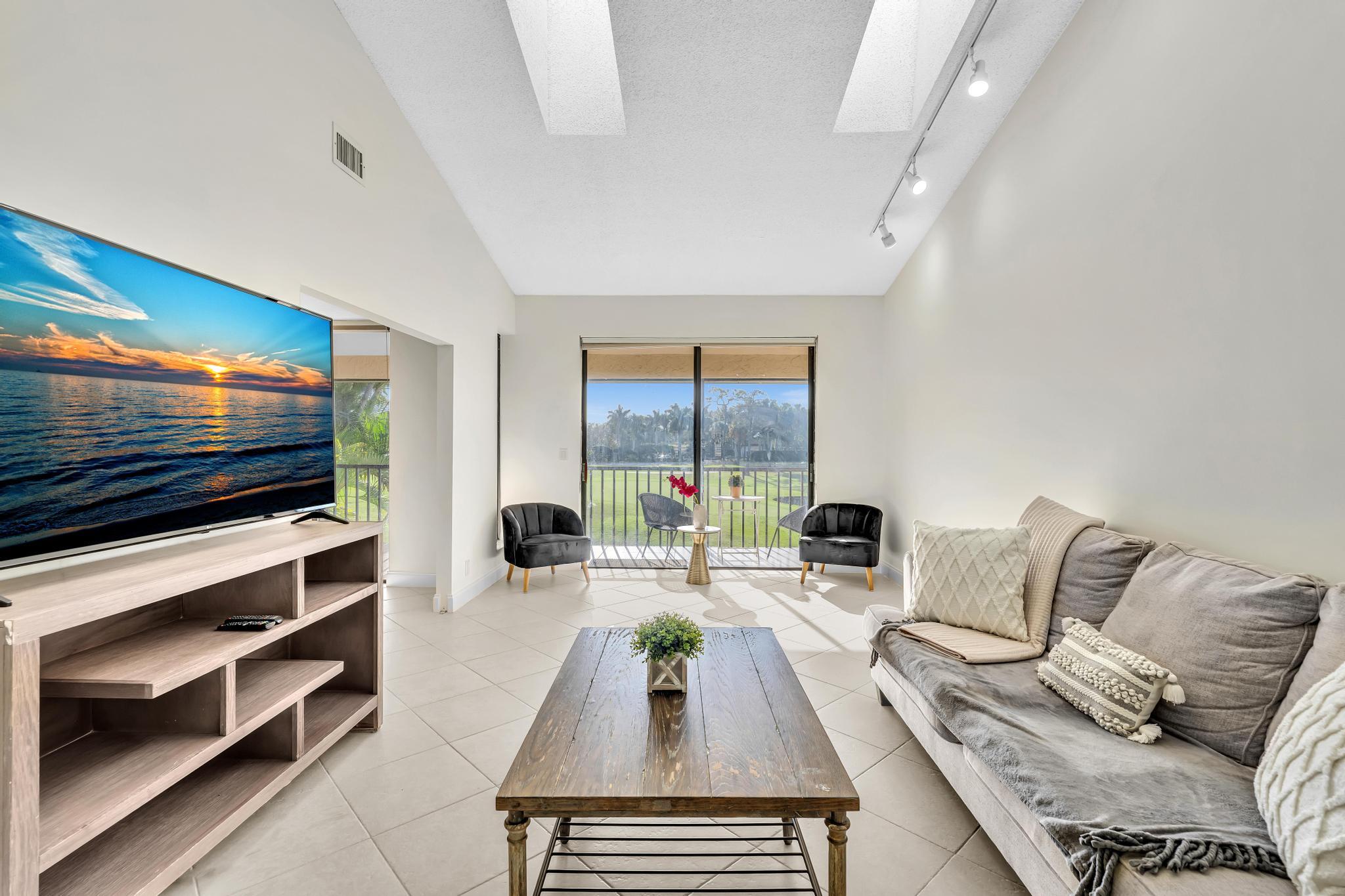 7718 La Mirada Drive Boca Raton, FL 33433 - Photo 16 of 56 Living space with a view