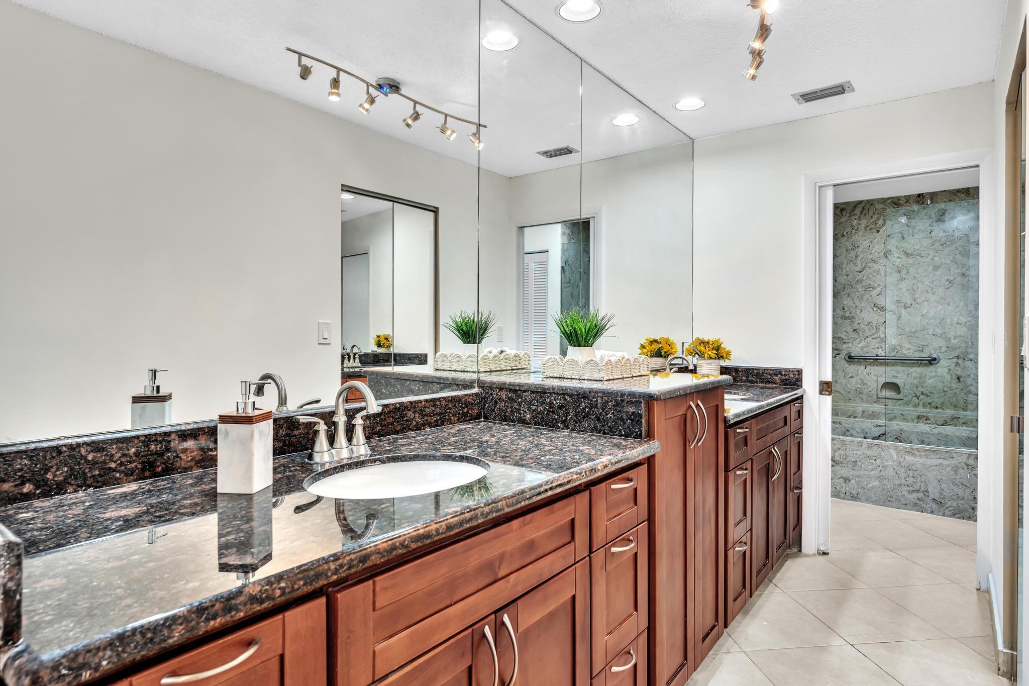 7718 La Mirada Drive Boca Raton, FL 33433 - Photo 22 of 56 Main Bath