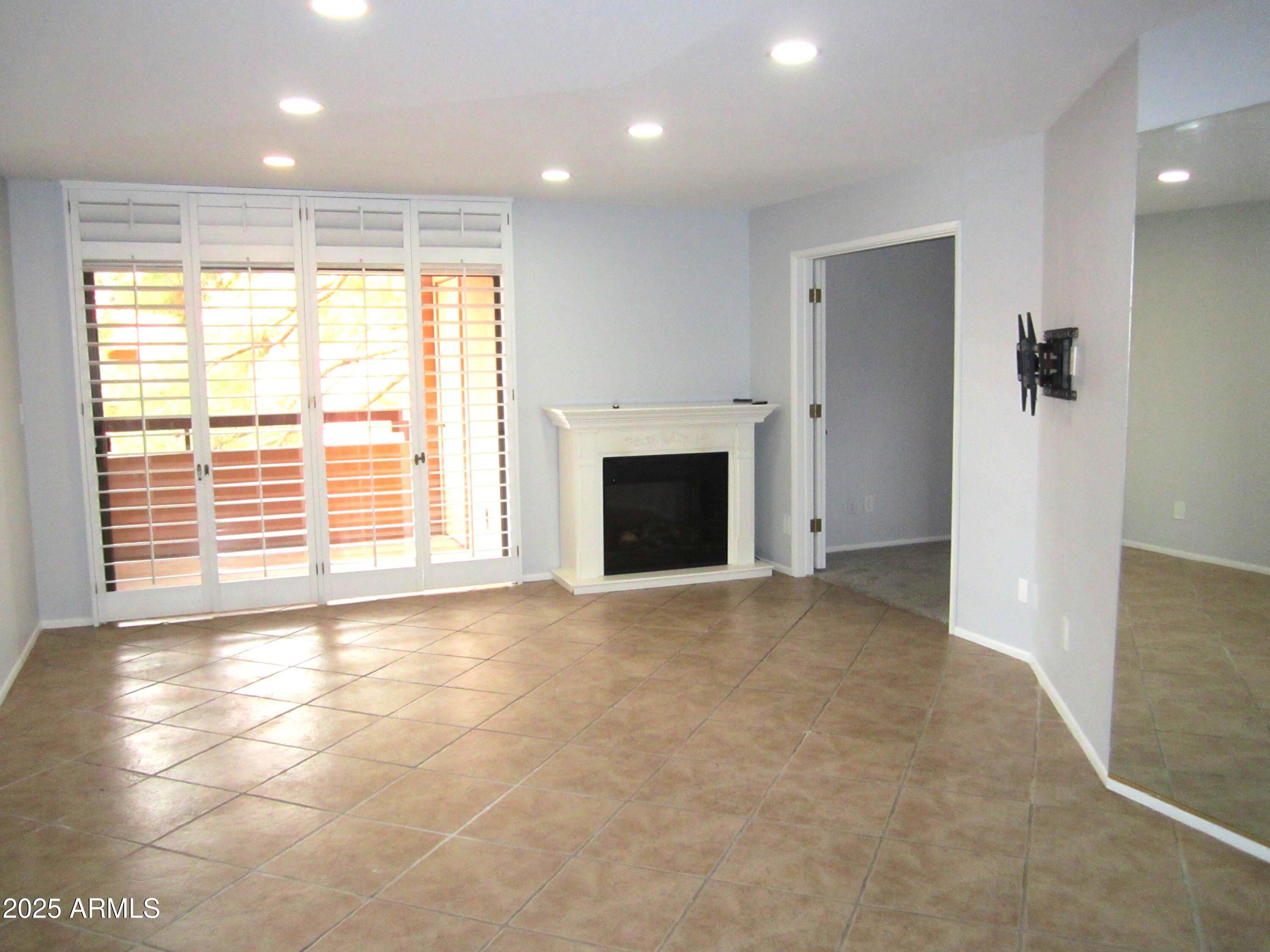 4303 East Cactus Road, Unit 331 Phoenix, AZ 85032 - Photo 2 of 34 9-331 SPACIOUS LIVING AREA
