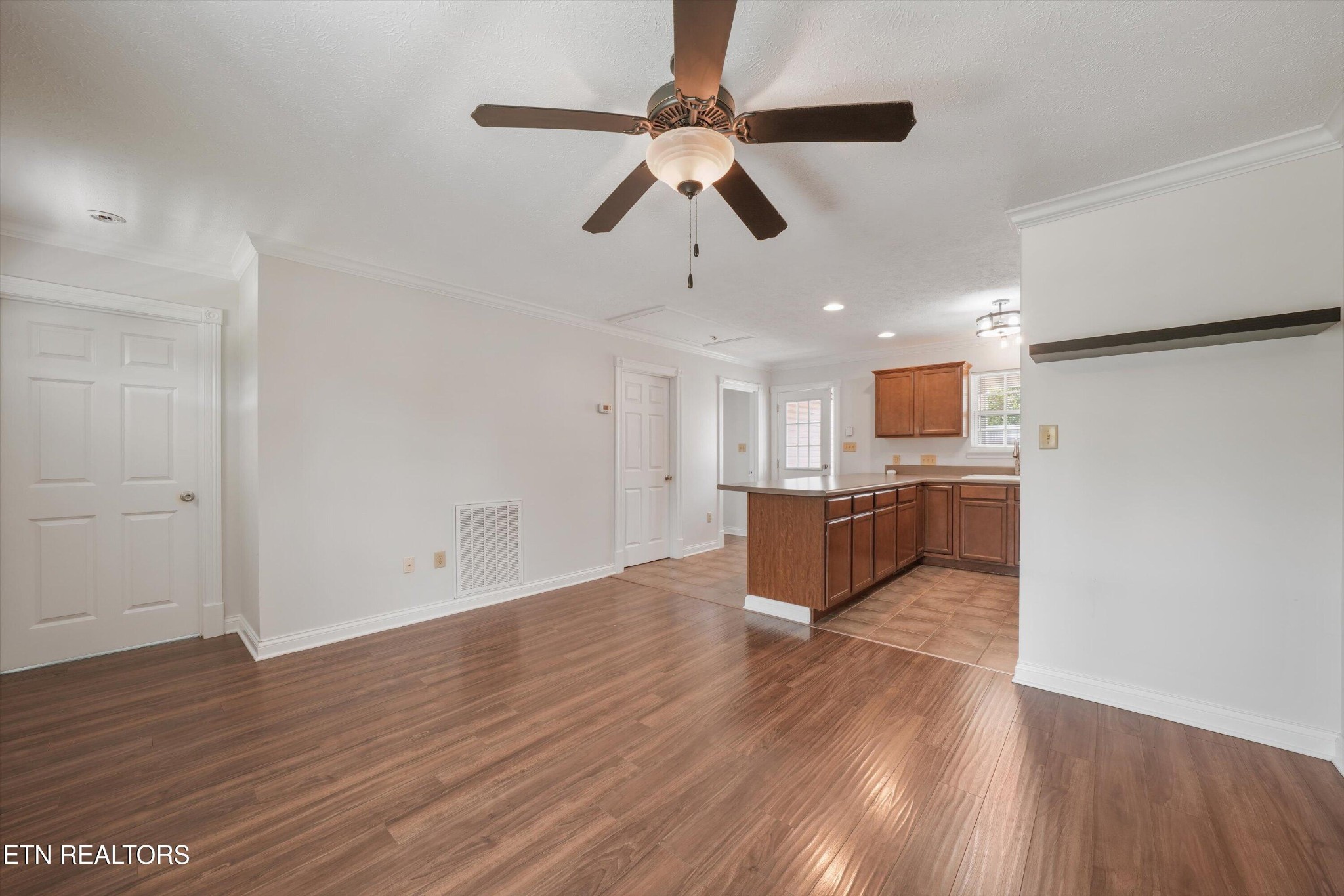 4516 Pleasant Ridge Road Knoxville, TN 37912 - Photo 9 of 24 Gallery Image 9