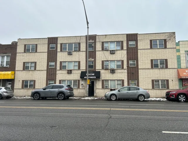 $1,350 | 1930 South Cicero Avenue, Unit 209, Cicero, IL 60804