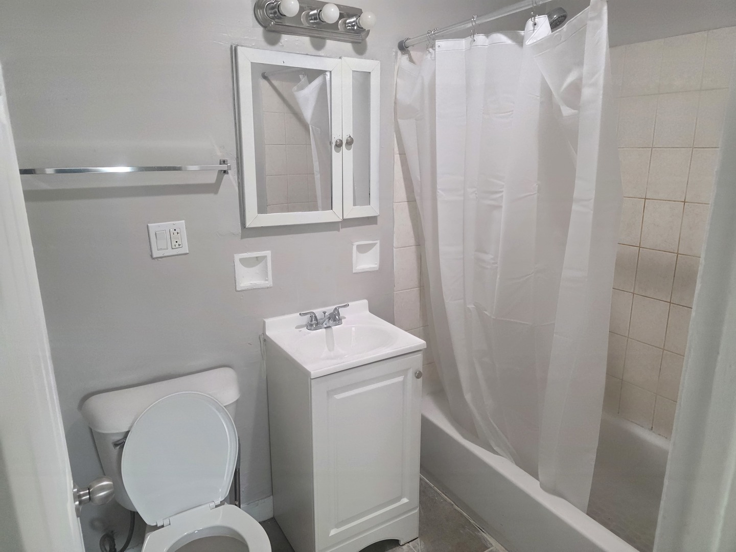 1930 South Cicero Avenue, Unit 209 Cicero, IL 60804 - Photo 6 of 6