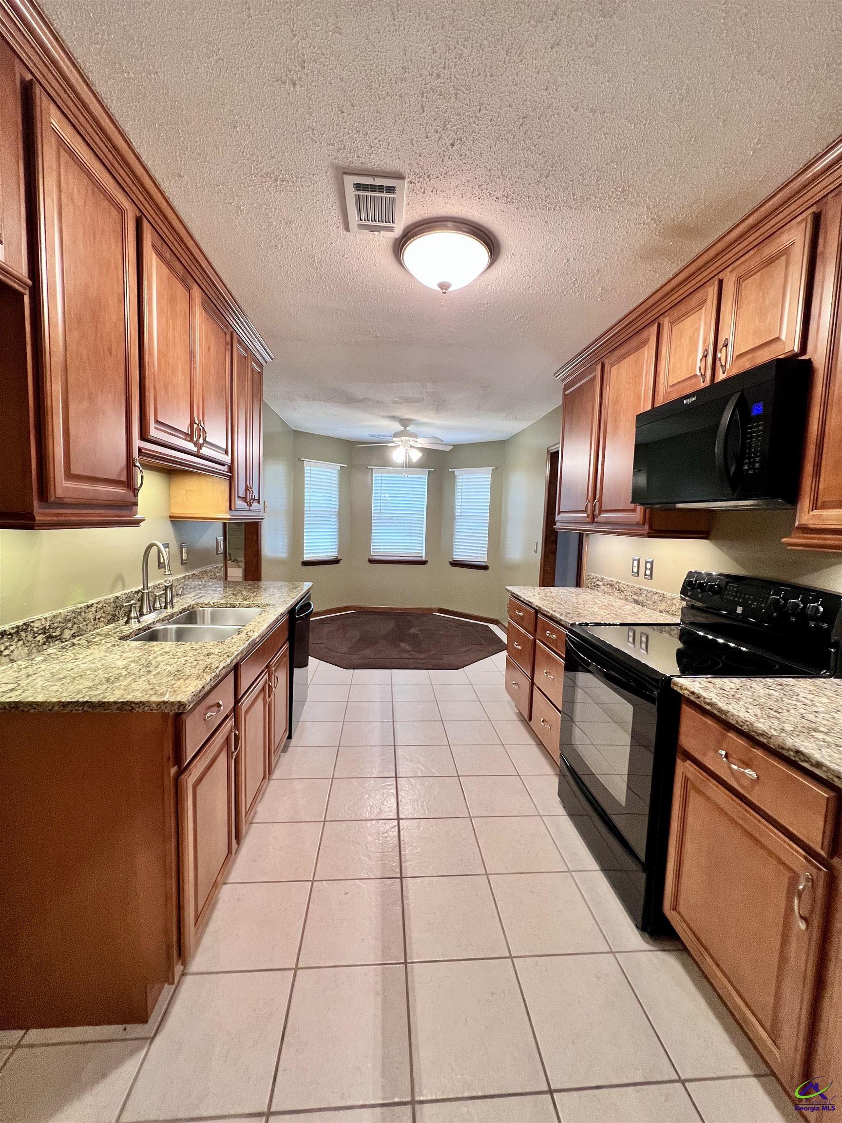 314 Cedar Ridge Drive Warner Robins, GA 31088 - Photo 8 of 34