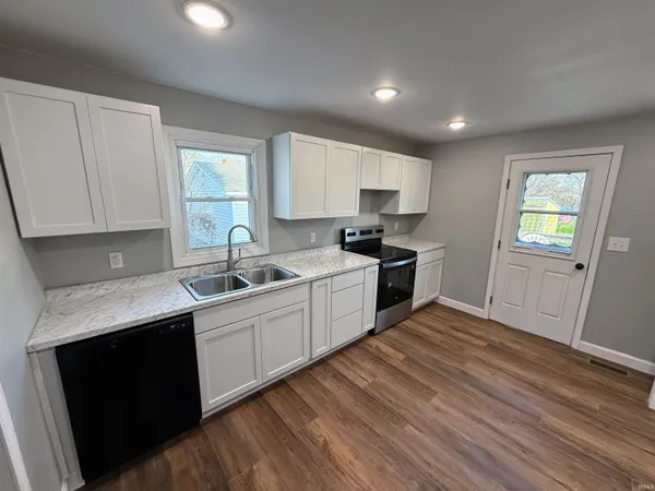 $189,500 | 1104 Axtell Avenue, Washington, IN 47501