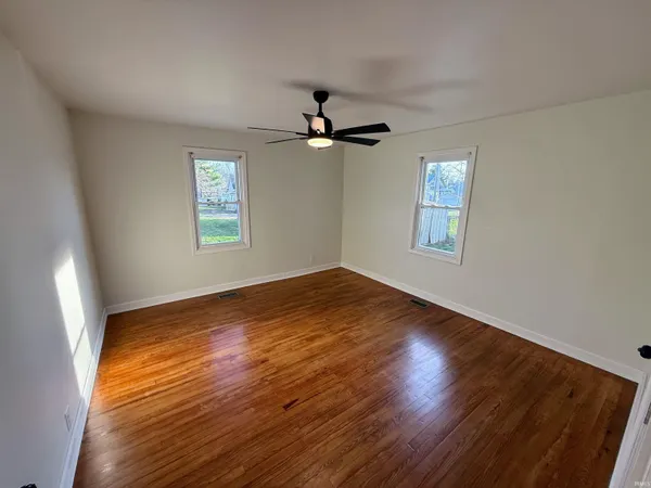 $189,500 | 1104 Axtell Avenue, Washington, IN 47501