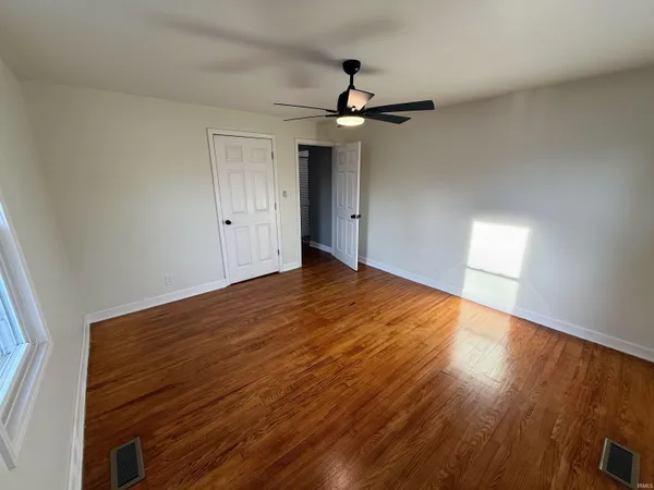 $189,500 | 1104 Axtell Avenue, Washington, IN 47501