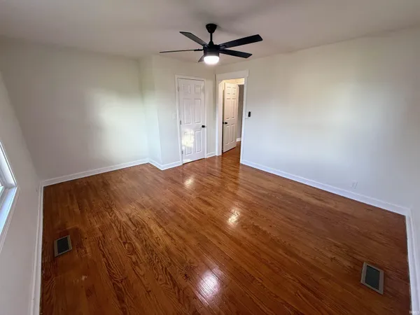 $189,500 | 1104 Axtell Avenue, Washington, IN 47501