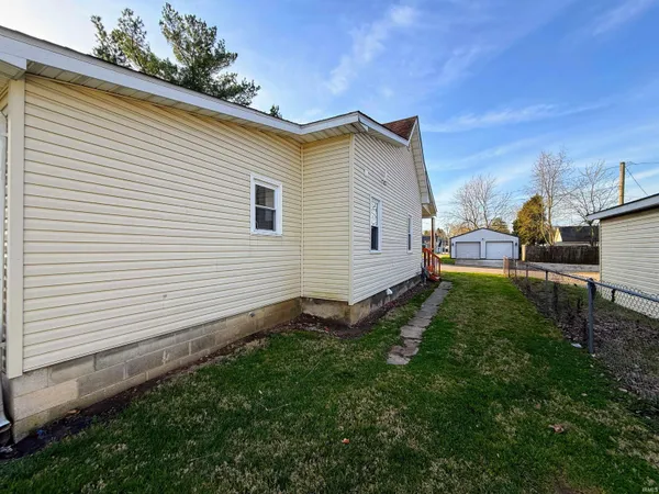 $189,500 | 1104 Axtell Avenue, Washington, IN 47501