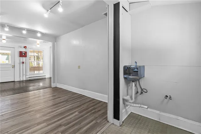 $1,800 | 74 Maple Avenue, Unit 1, Barrington, RI 02806