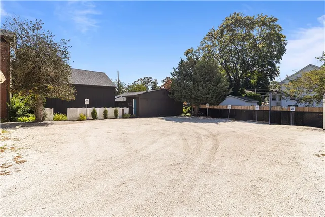 $1,800 | 74 Maple Avenue, Unit 1, Barrington, RI 02806