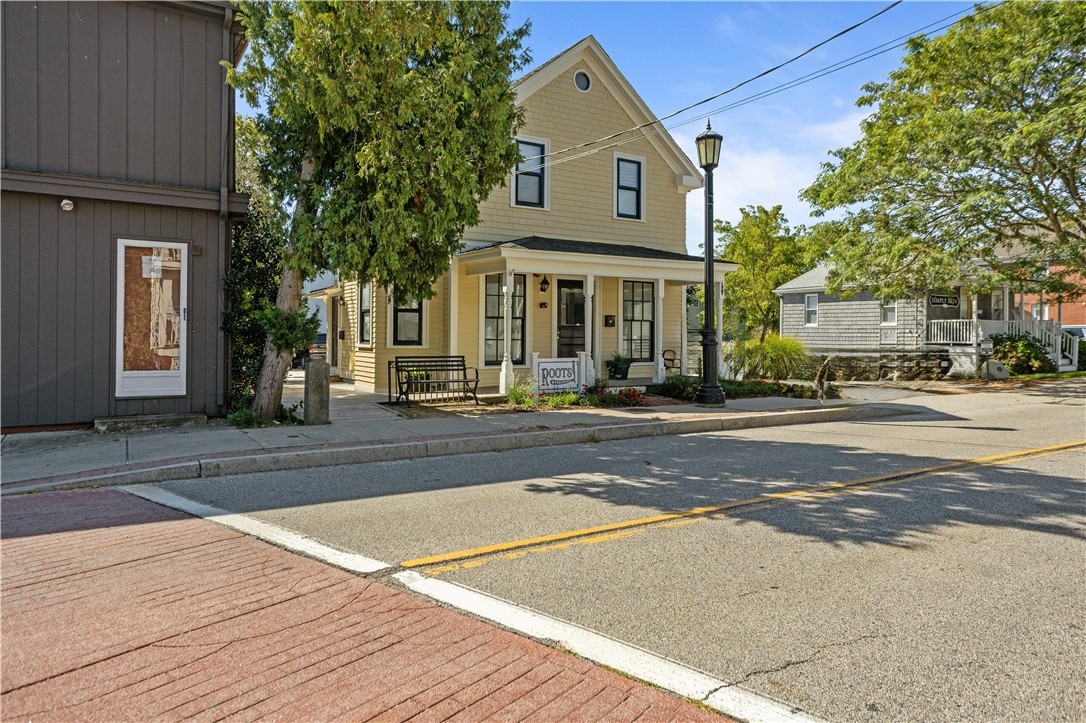 74 Maple Avenue, Unit 1 Barrington, RI 02806 - Photo 2 of 24