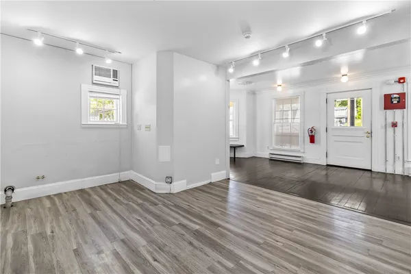 $1,800 | 74 Maple Avenue, Unit 1, Barrington, RI 02806