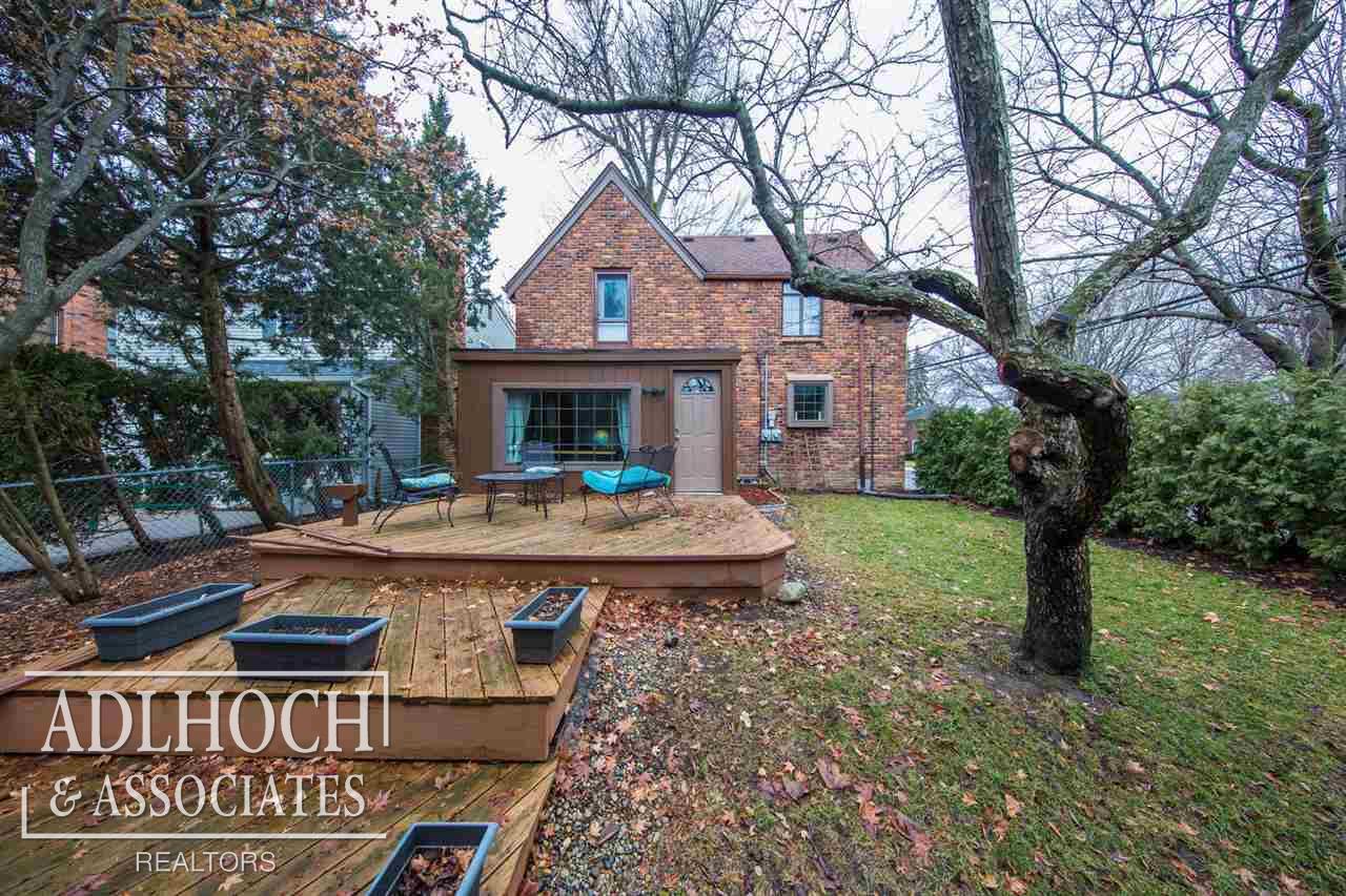 244 Fisher Road Grosse Pointe, MI 48230 - Photo 29 of 32