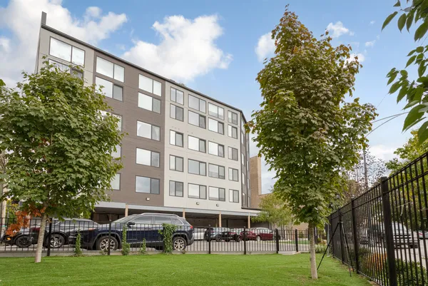 $1,498 | 1531 West Howard Street, Unit 207, Chicago, IL 60626