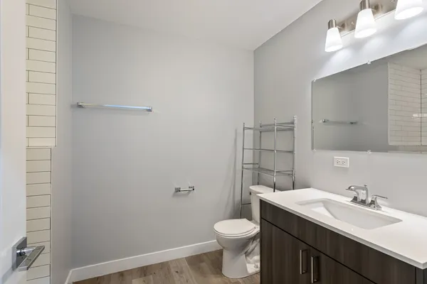 $1,498 | 1531 West Howard Street, Unit 207, Chicago, IL 60626