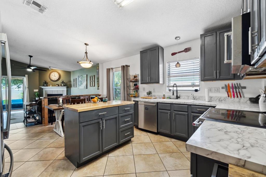 24 Riviera Estates Court Palm Coast, FL 32164 - Photo 8 of 32