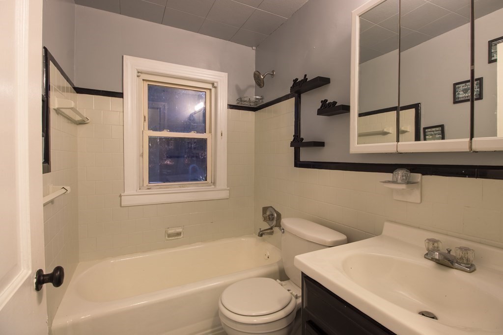 38 Randolph Road Worcester, MA 01606 - Photo 10 of 19 Gallery Image 10