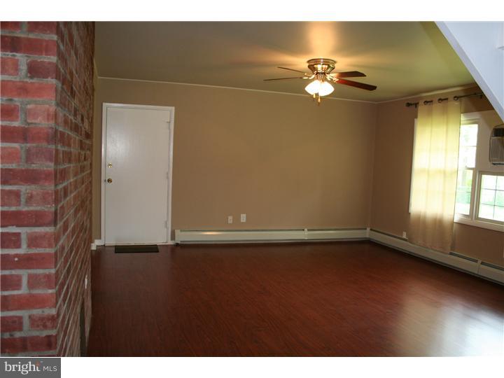 39 Geranium Road Levittown, PA 19057 - Photo 11 of 25 Great Room