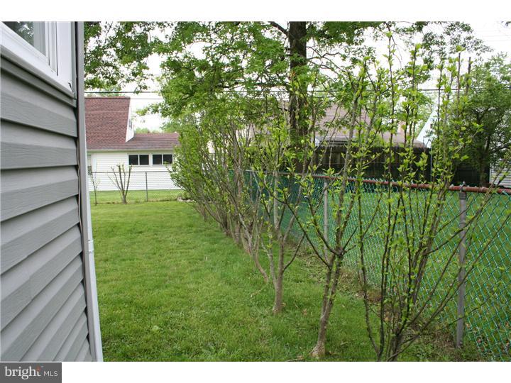 39 Geranium Road Levittown, PA 19057 - Photo 22 of 25 Side Yard