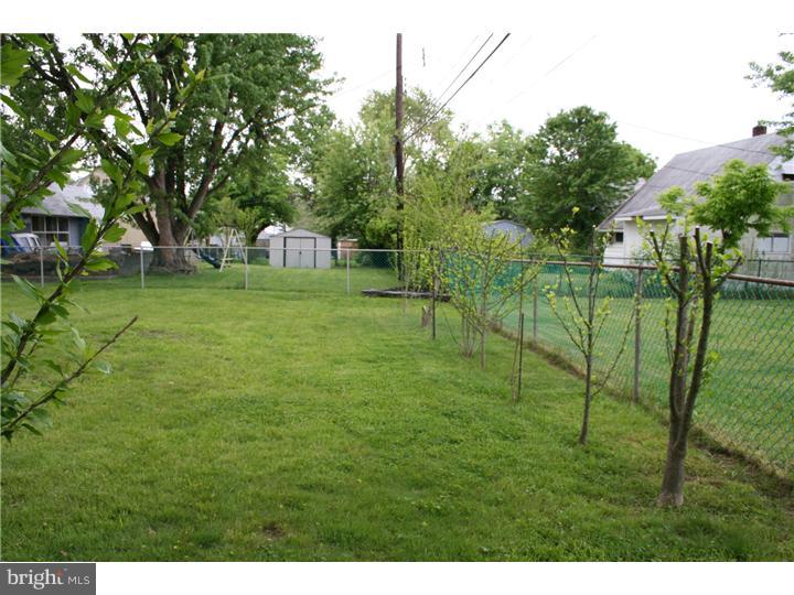 39 Geranium Road Levittown, PA 19057 - Photo 23 of 25 Back Yard