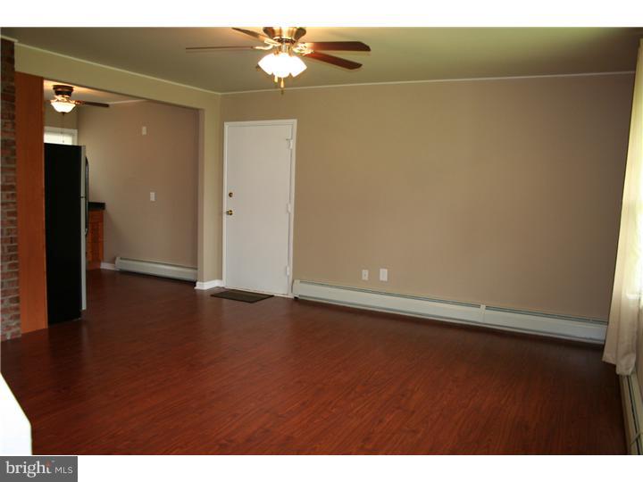 39 Geranium Road Levittown, PA 19057 - Photo 10 of 25 Dining Room