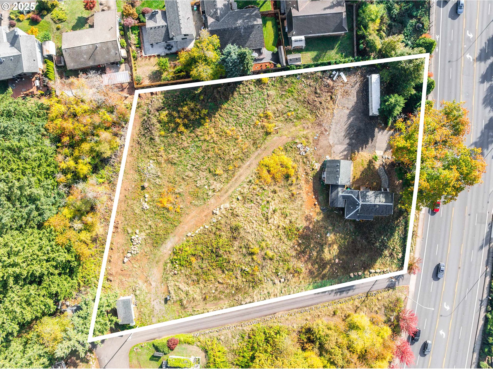 12533 Southeast Sunnyside Road Clackamas, OR 97015 - Photo 12 of 29 a view of a swimming pool with a patio