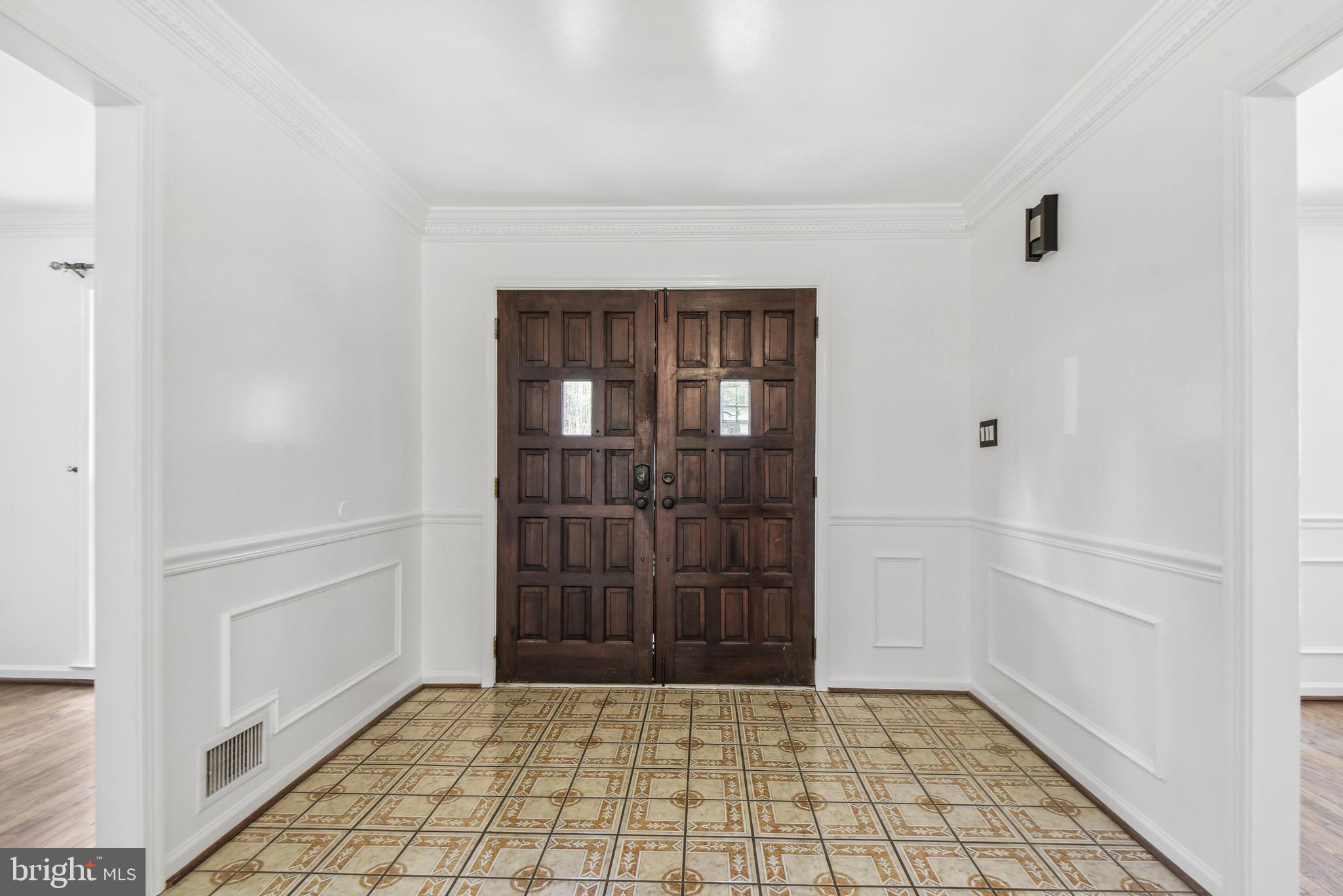 1081 Old Cedar Road McLean, VA 22102 - Photo 6 of 57