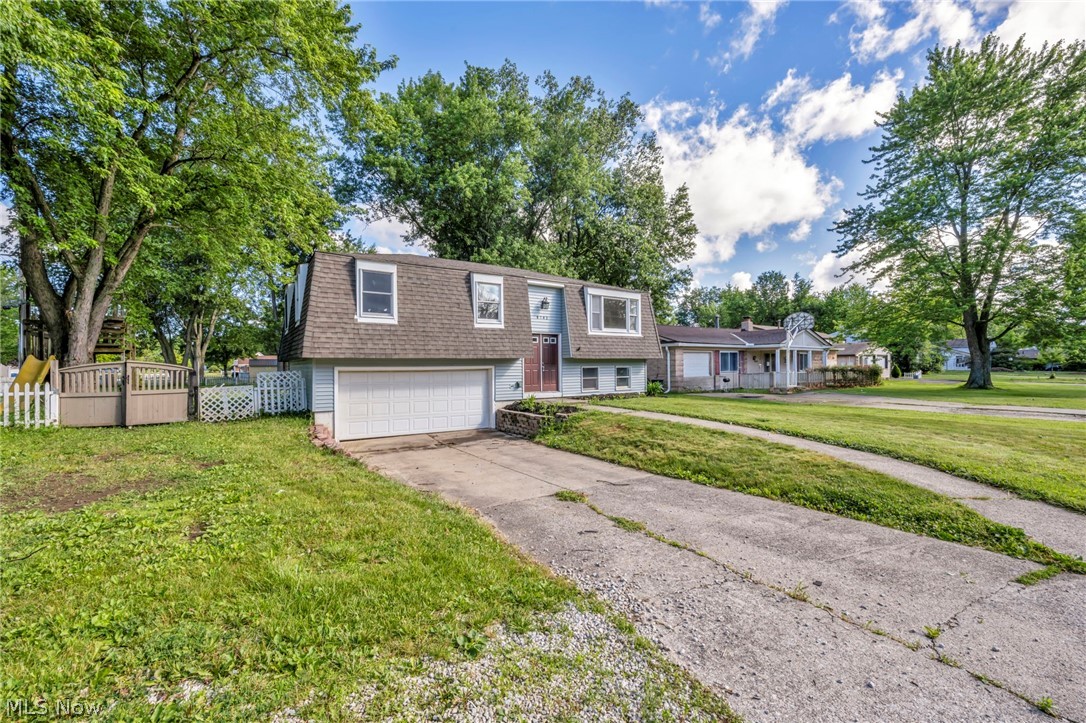 8742 Usher Road Olmsted Falls, OH 44138 - Photo 2 of 40