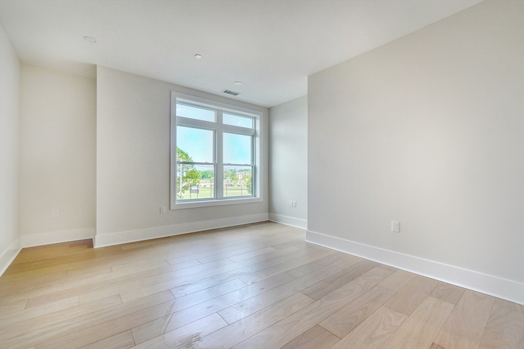 62 Foundry Street, Unit 315 Wakefield, MA 01880 - Photo 9 of 35