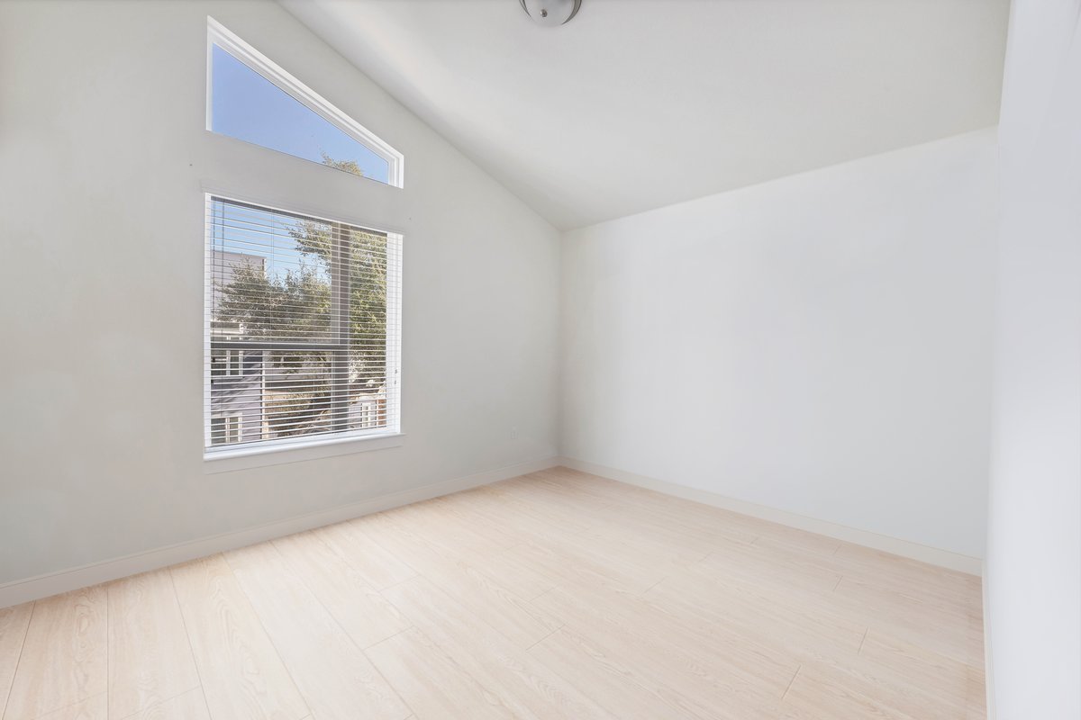 8922 Manchaca Road, Unit 906 Austin, TX 78748 - Photo 15 of 29 an empty room with a window