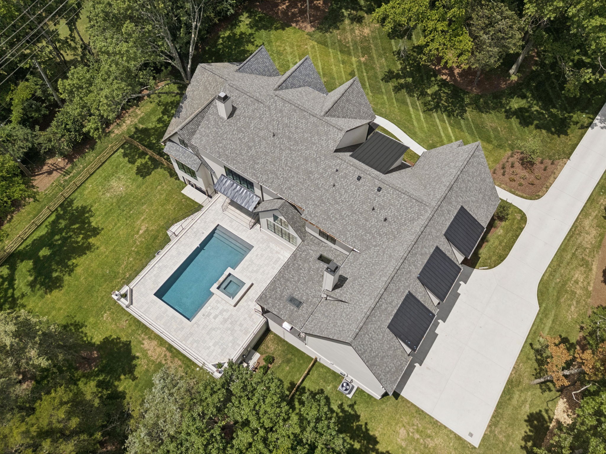 4530 Everett Drive Nashville, TN 37215 - Photo 88 of 89 an aerial view of a house with a garden