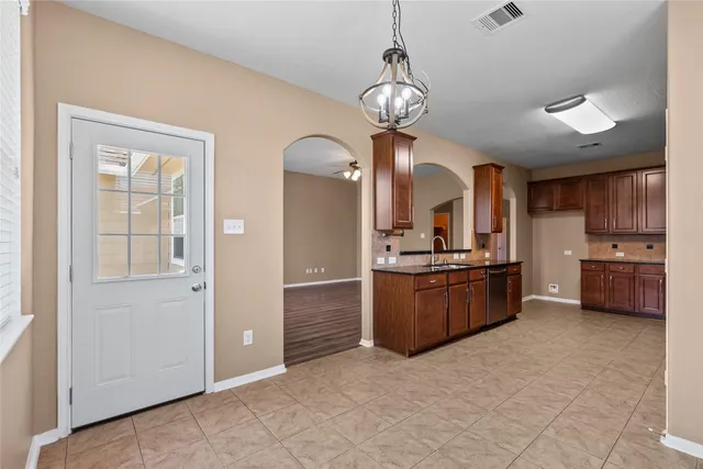 $2,700 | 803 Arlington Pointe Drive, League City, TX 77573