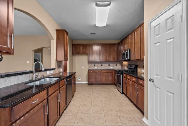 $2,700 | 803 Arlington Pointe Drive, League City, TX 77573