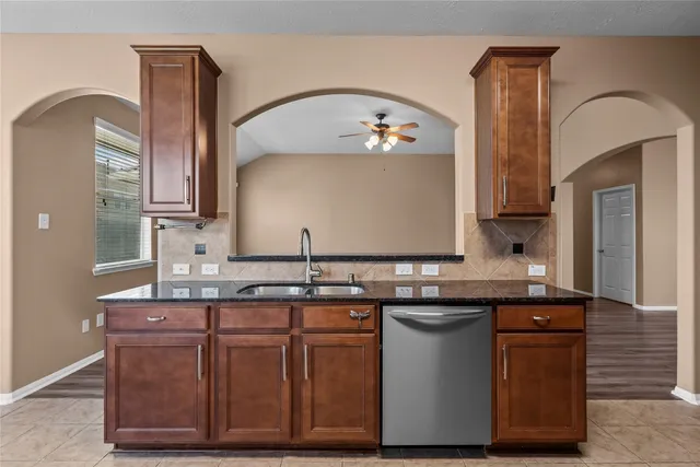 $2,700 | 803 Arlington Pointe Drive, League City, TX 77573