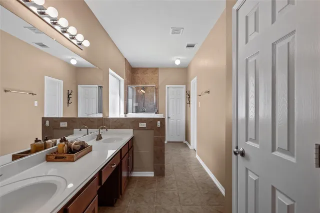 $2,700 | 803 Arlington Pointe Drive, League City, TX 77573