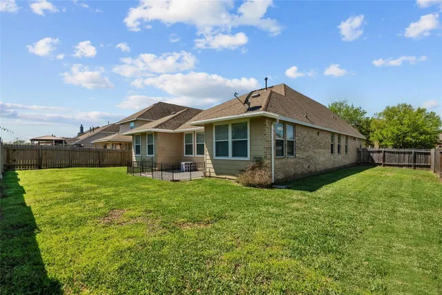 $2,700 | 803 Arlington Pointe Drive, League City, TX 77573