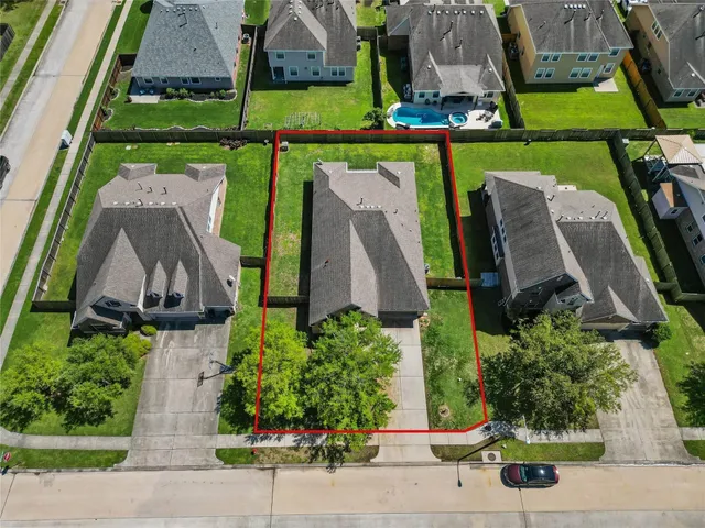 $2,700 | 803 Arlington Pointe Drive, League City, TX 77573