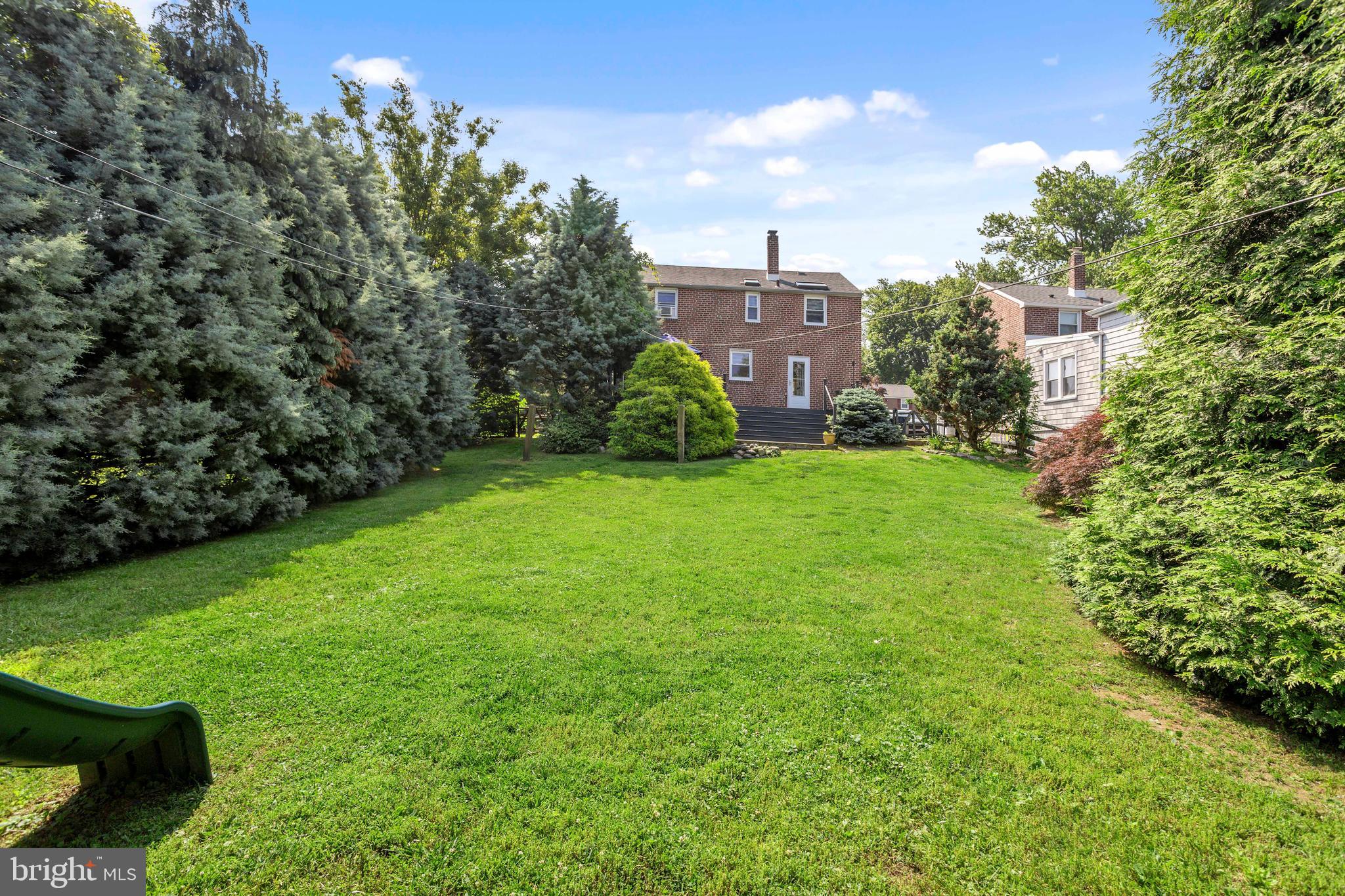 46 Plymouth Road Springfield, PA 19064 - Photo 28 of 30 a view of a back yard of the house